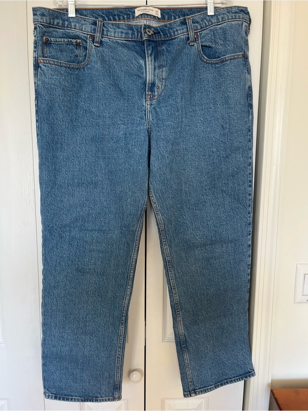 Abercrombie & Fitch 90’s Straight Mid Rise Jeans